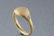 18k 3 diamond signet ring