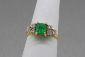 14k emerald and diamond ring