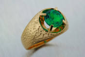 14k men's green stone ring with hammer finish